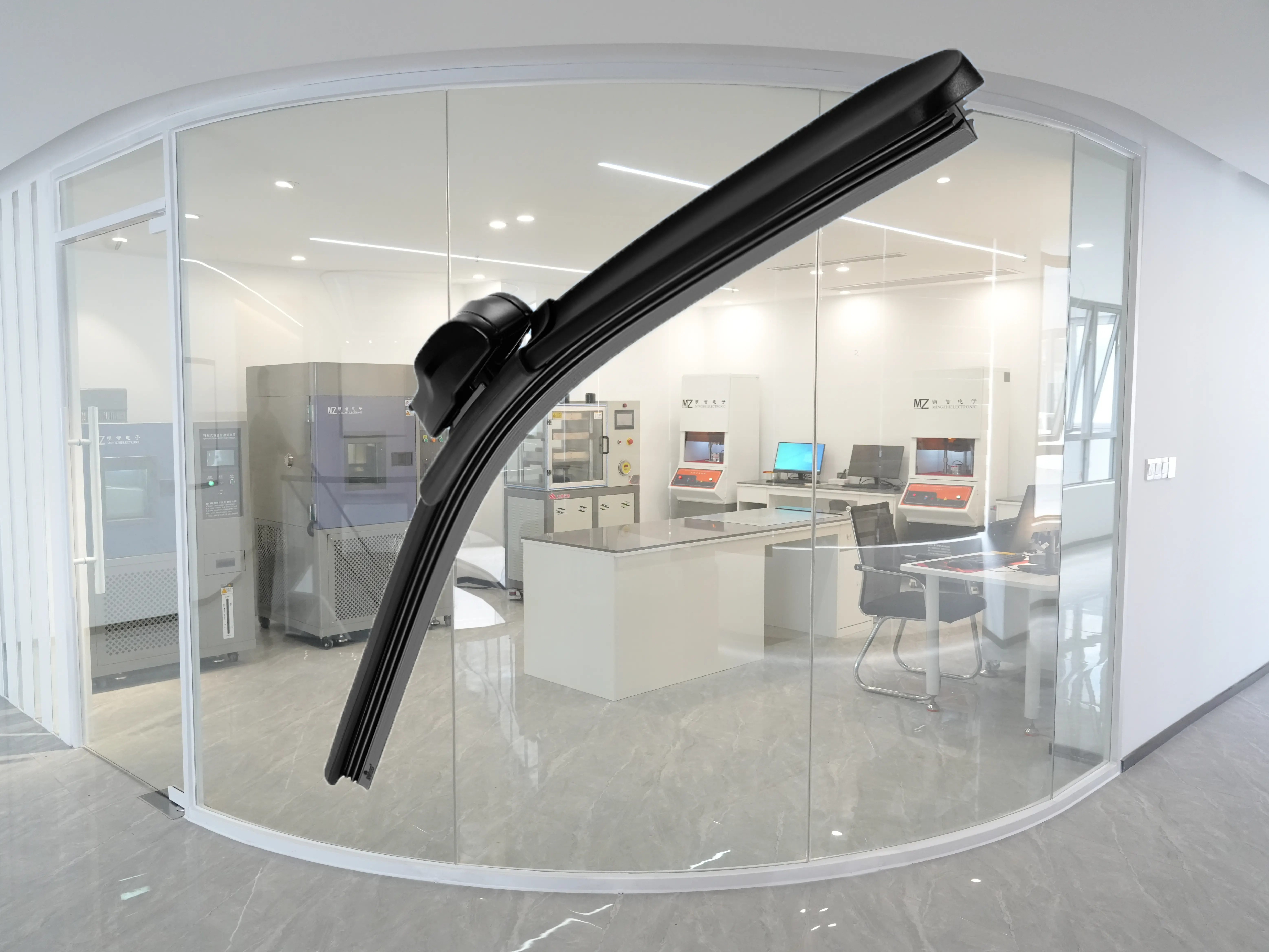 Ποιο είναι το μυστικό για πραγματικά παντός καιρού υαλοκαθαριστήρες που παράγονται από το εργοστάσιο;